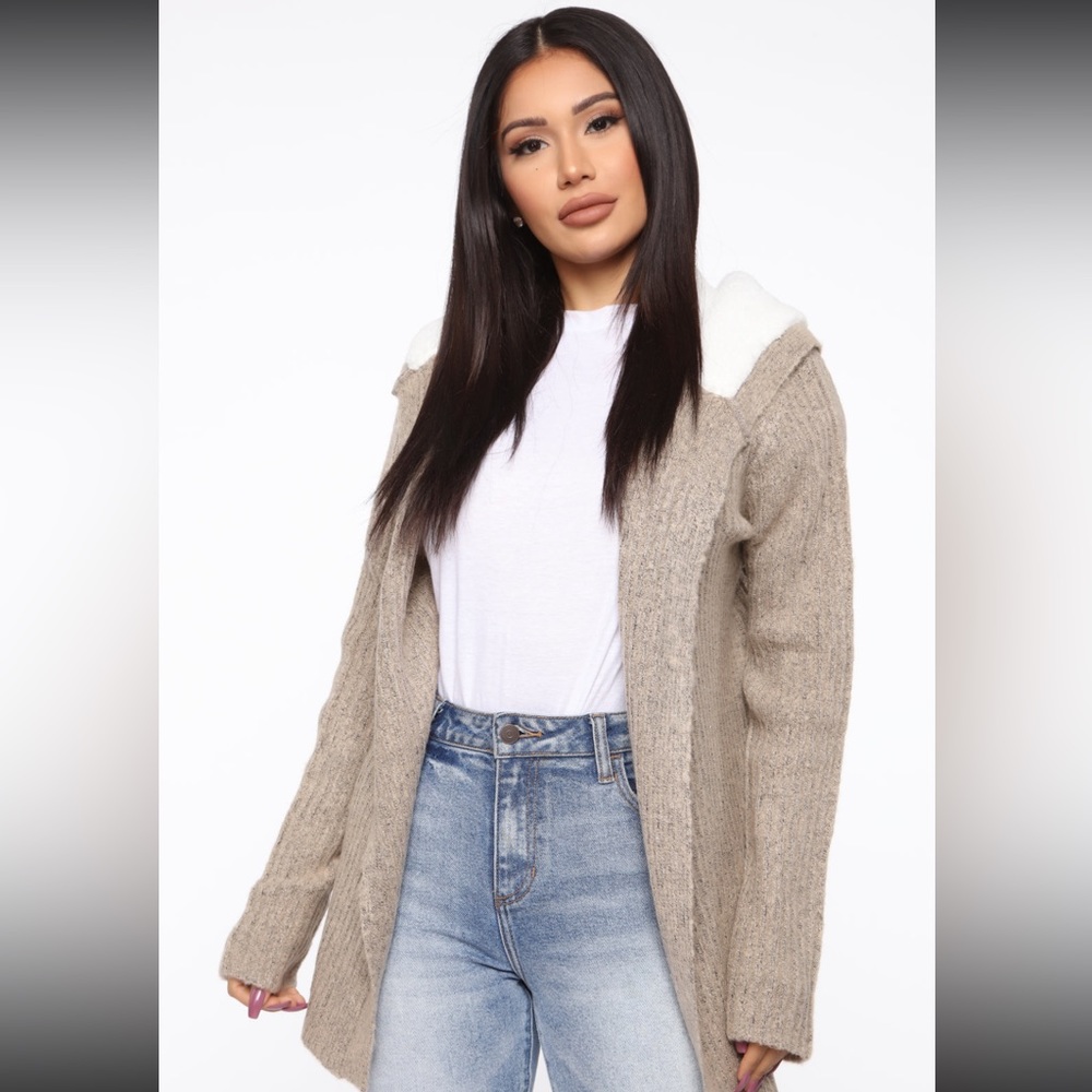 Fashion Nova cardigan size large Oatmeal color